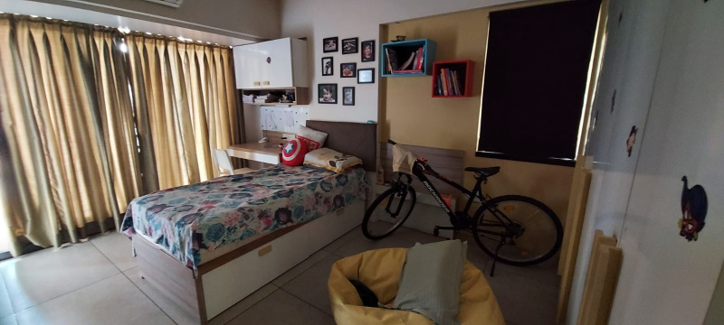 2 BHK 900 Sq.ft. Apartment for Sale in Goregaon West, Mumbai