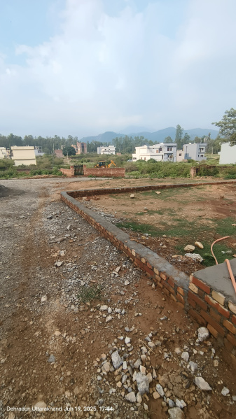  Residential Plot 200 Sq. Yards for Sale in Raipur Road, Dehradun