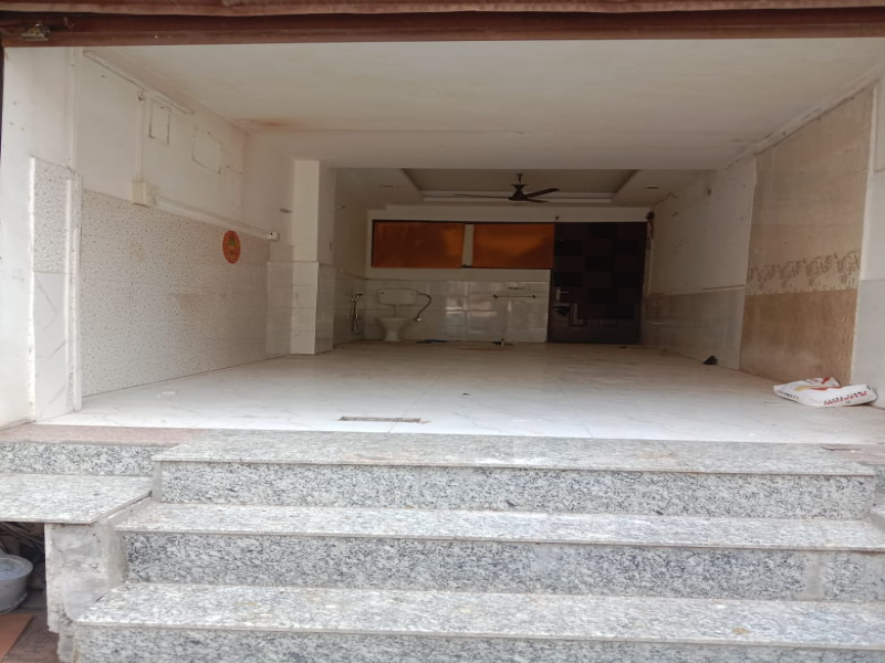  Commercial Shop 300 Sq.ft. for Rent in Sector 104 Noida