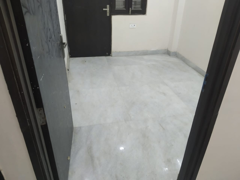 2 BHK Builder Floor 550 Sq.ft. for Sale in Shakur Basti, Delhi