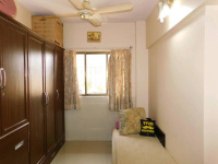 3.5 BHK Flat for Rent in Khar, Mumbai