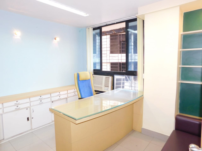  Office Space 1350 Sq.ft. for Rent in JP Road, Andheri West, Mumbai