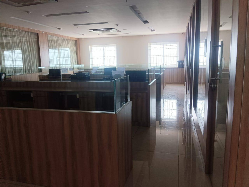  Office Space 2224 Sq.ft. for Rent in Agraharam Street, Erode