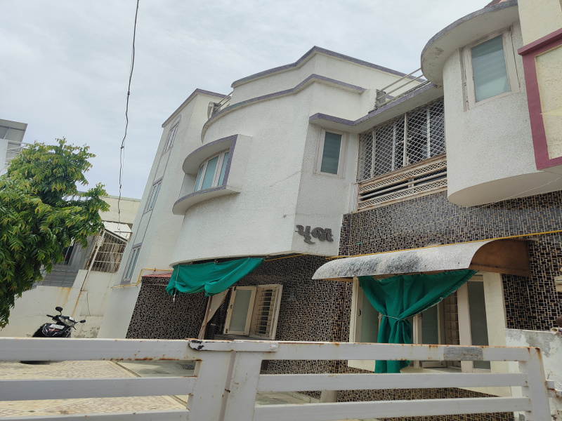 3 BHK Apartment 1900 Sq.ft. for Sale in VIP Road, VIP Road, Vadodara