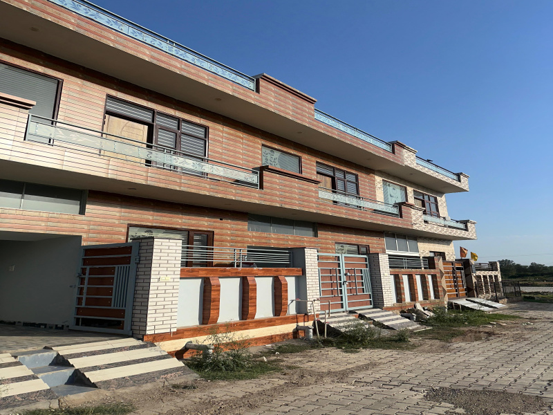 3 BHK House 900 Sq.ft. for Sale in Gulabgarh Road, Dera Bassi