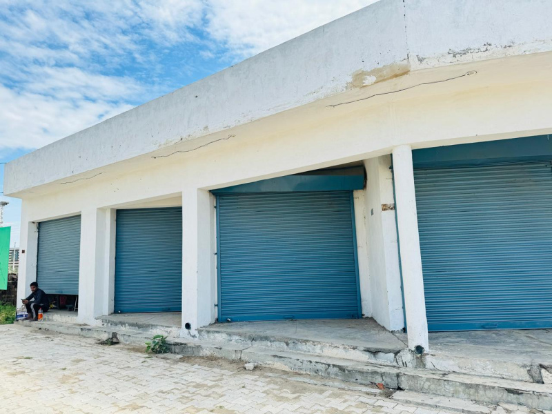  40 Sq. Yards Commercial Shop for Sale in Gulabgarh, Dera Bassi