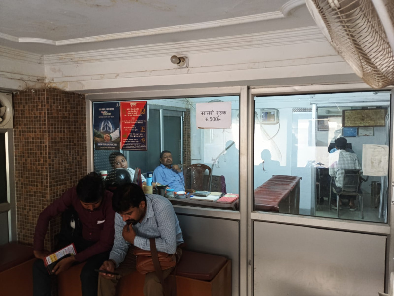  Commercial Shop 800 Sq.ft. for Sale in Aliganj, Lucknow