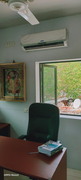  Commercial Shop 810 Sq.ft. for Sale in Satellite, Ahmedabad
