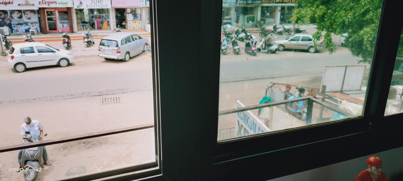  Commercial Shop 810 Sq.ft. for Sale in Satellite, Ahmedabad