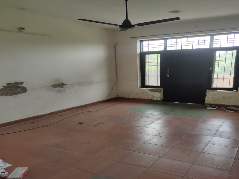  Office Space 600 Sq.ft. for Rent in Shatabdi Nagar, Meerut