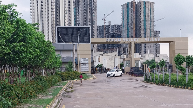 3.5 BHK 1715 Sq.ft. Apartment for Sale in Greater Noida West