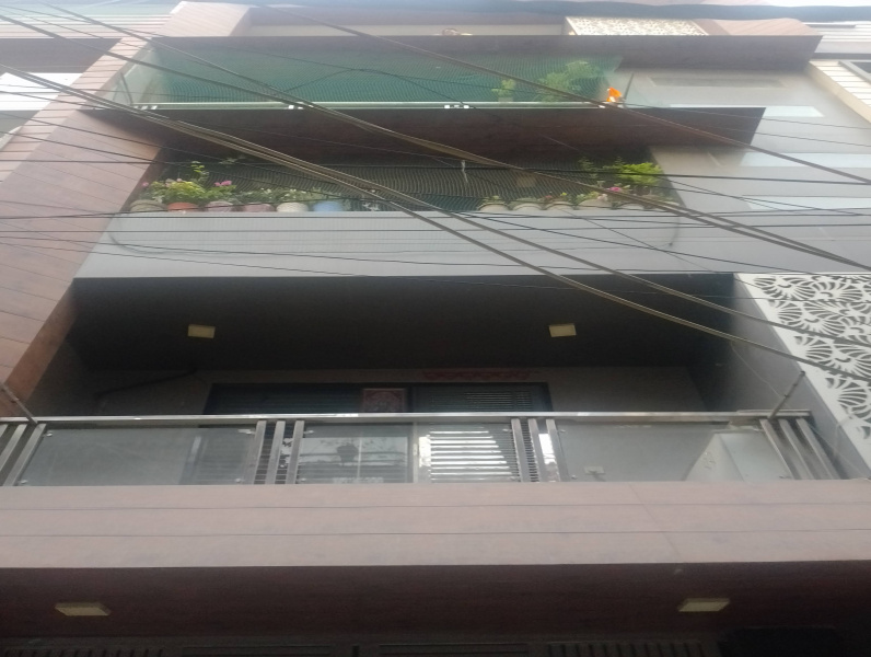 3 BHK Builder Floor 152 Sq. Yards for Sale in Jeevan Park, Uttam Nagar, Delhi