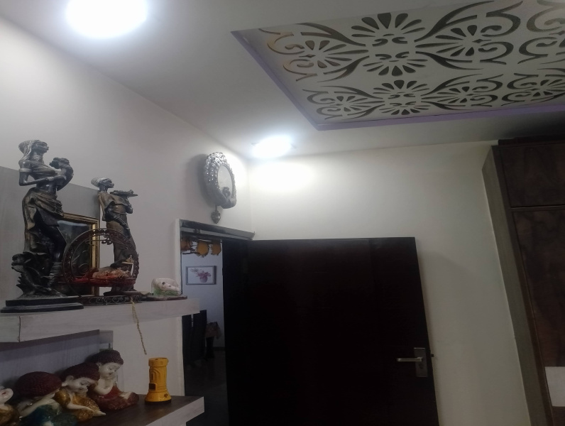 3 BHK Builder Floor 152 Sq. Yards for Sale in Jeevan Park, Uttam Nagar, Delhi