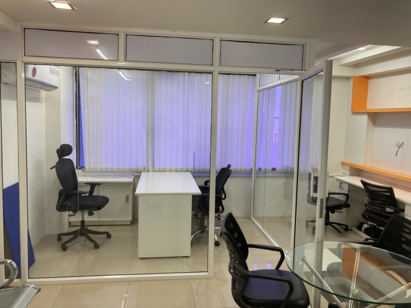  Office Space 447 Sq.ft. for Rent in Prahlad Nagar, Ahmedabad