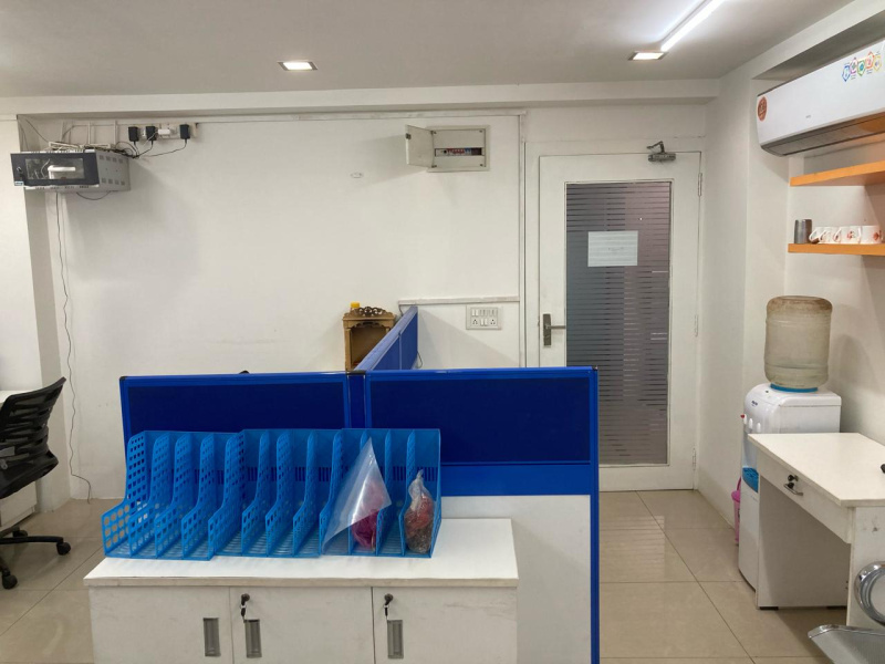  Office Space 447 Sq.ft. for Rent in Prahlad Nagar, Ahmedabad