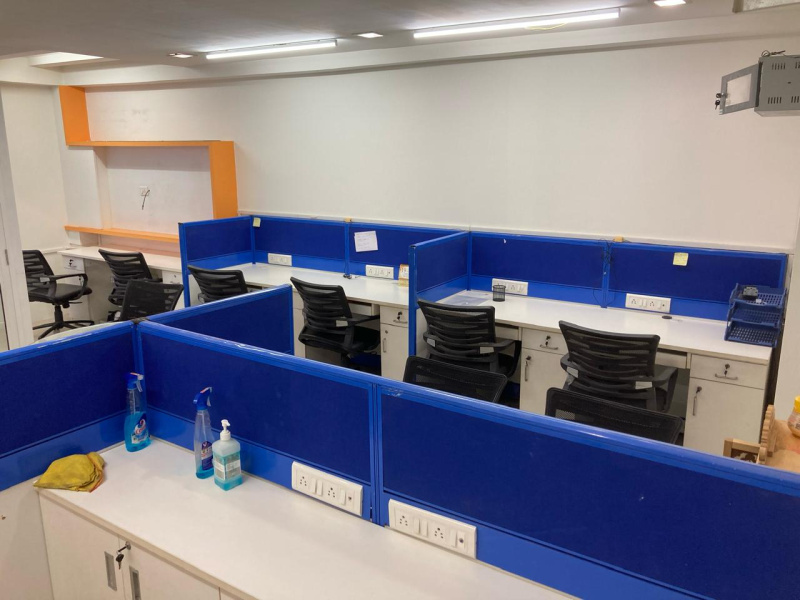  Office Space 447 Sq.ft. for Rent in Prahlad Nagar, Ahmedabad