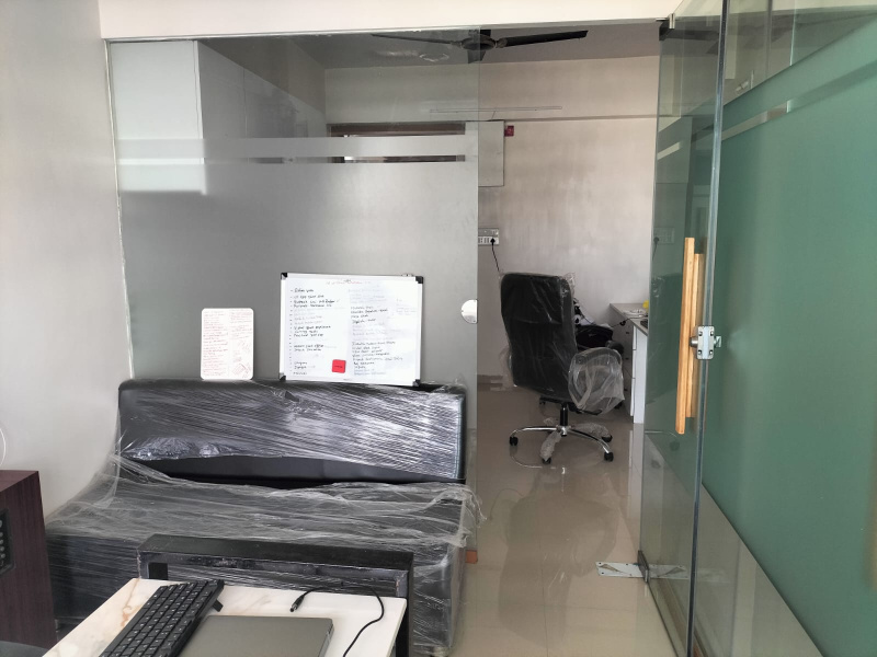  Office Space 511 Sq.ft. for Rent in Prahlad Nagar, Ahmedabad