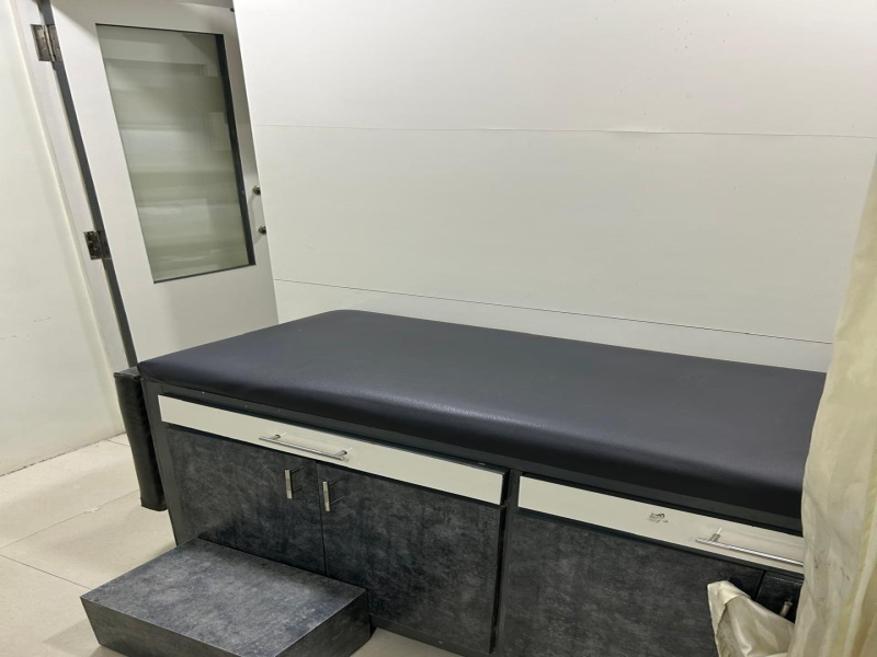  270 Sq.ft. Office Space for Rent in 100 Ft Ring Road, Ahmedabad