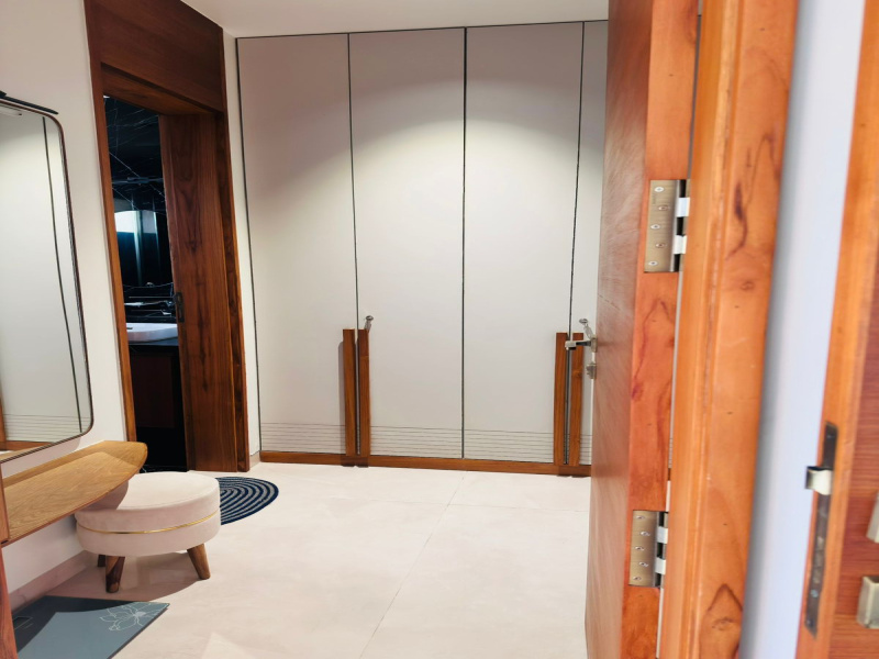 5 BHK 400 Sq. Yards Villa for Sale in S G Highway, Ahmedabad