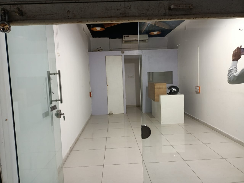  Commercial Shop 360 Sq.ft. for Sale in Sama Savli Road, Vadodara