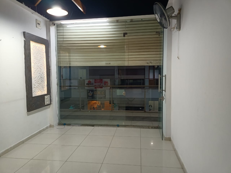  Commercial Shop 360 Sq.ft. for Sale in Sama Savli Road, Vadodara