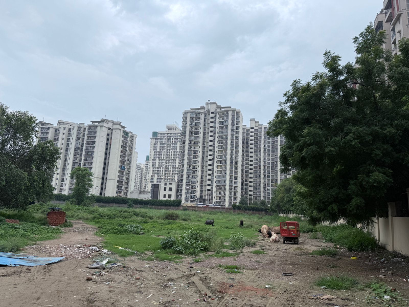  Residential Plot 110 Sq.ft. for Sale in Sector 76 Noida