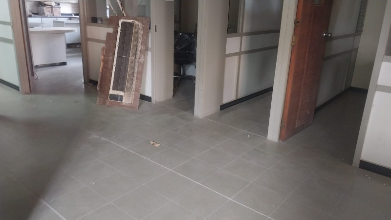  Office Space 1835 Sq.ft. for Sale in Camac Street Area, Kolkata