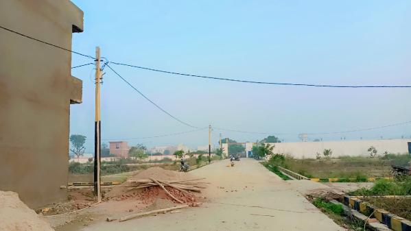 122 Sq. Yards Residential Plot for Sale in Gwalior Road, Agra