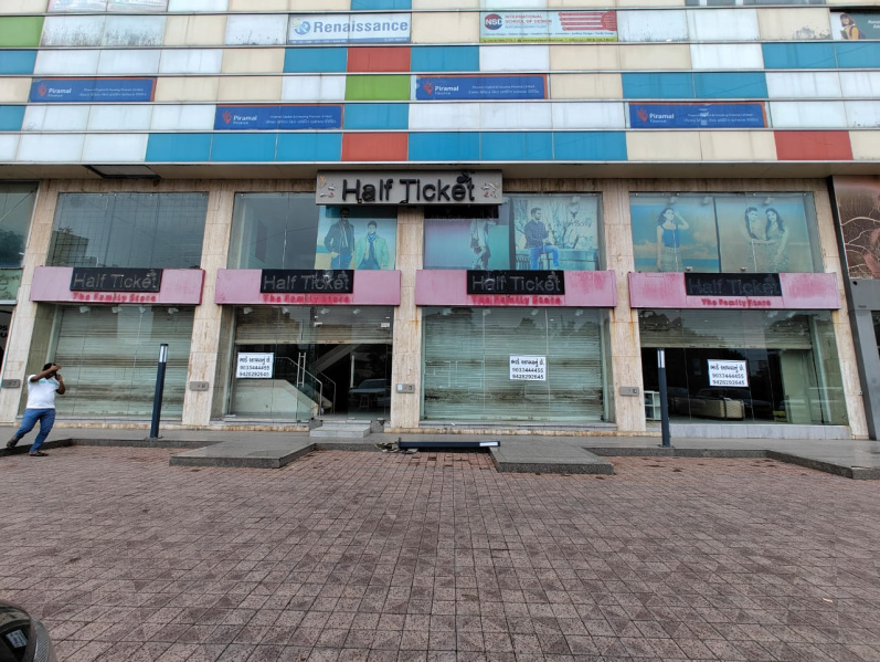  Showroom 32600 Sq.ft. for Rent in Chimanlal Girdharlal Road, Ahmedabad