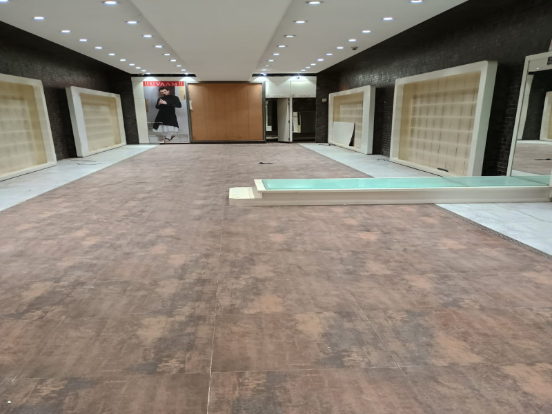  Showroom 32600 Sq.ft. for Rent in Chimanlal Girdharlal Road, Ahmedabad
