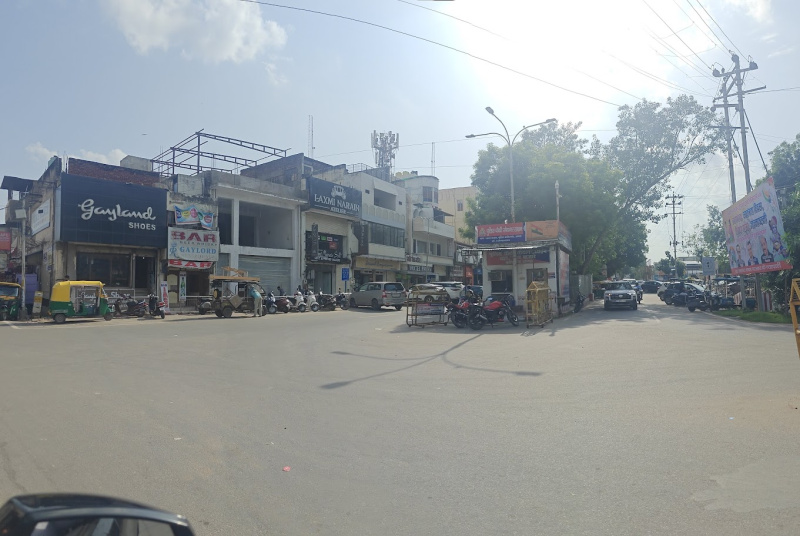  Showroom 7000 Sq.ft. for Rent in Sadar Bazar, Agra