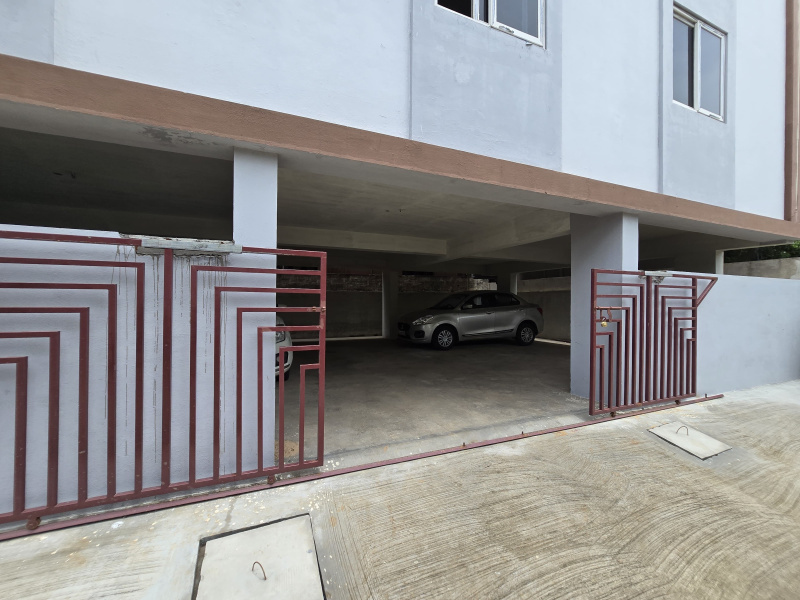  Business Center 1600 Sq.ft. for Rent in Jangareddygudem Road, Eluru