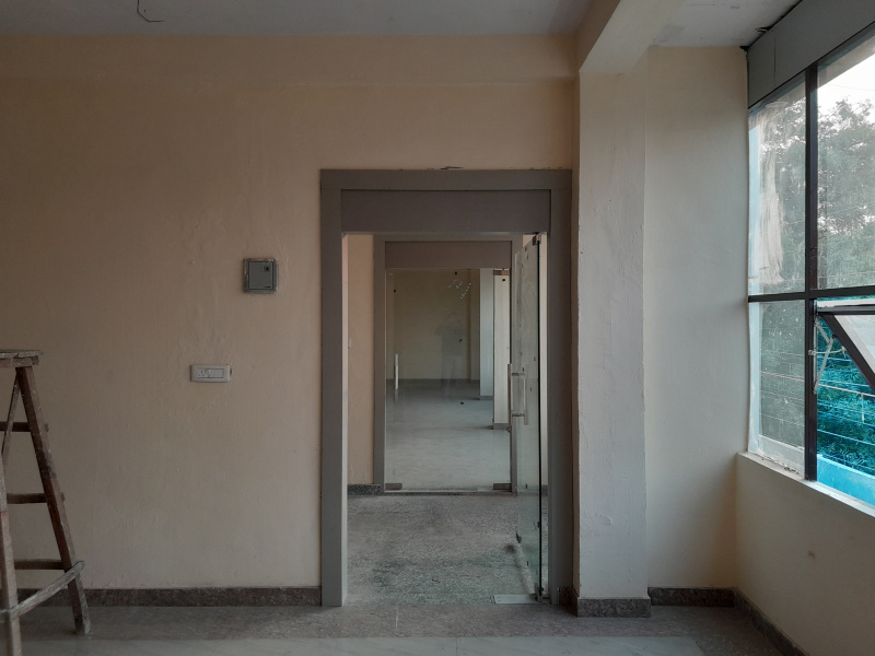  Commercial Shop 1700 Sq.ft. for Rent in Modipuram, Meerut
