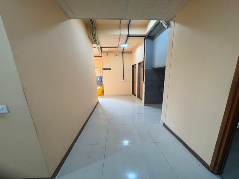  Office Space 3500 Sq.ft. for Rent in Bapunagar, Ahmedabad