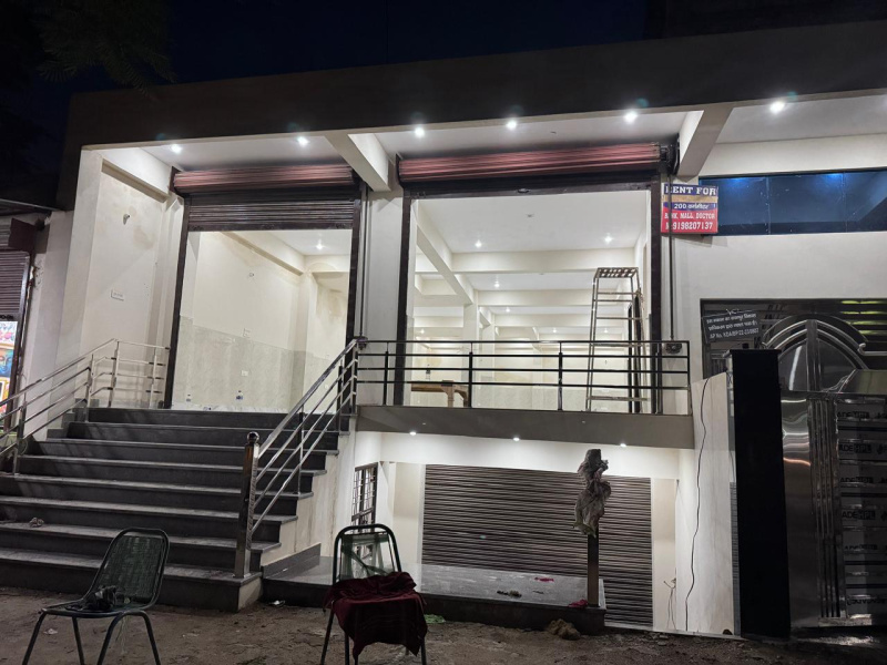  Showroom 1850 Sq.ft. for Rent in 80 Feet Road, Kanpur