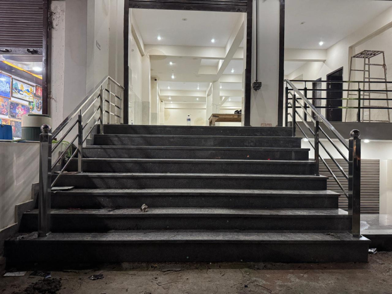  Showroom 1850 Sq.ft. for Rent in 80 Feet Road, Kanpur