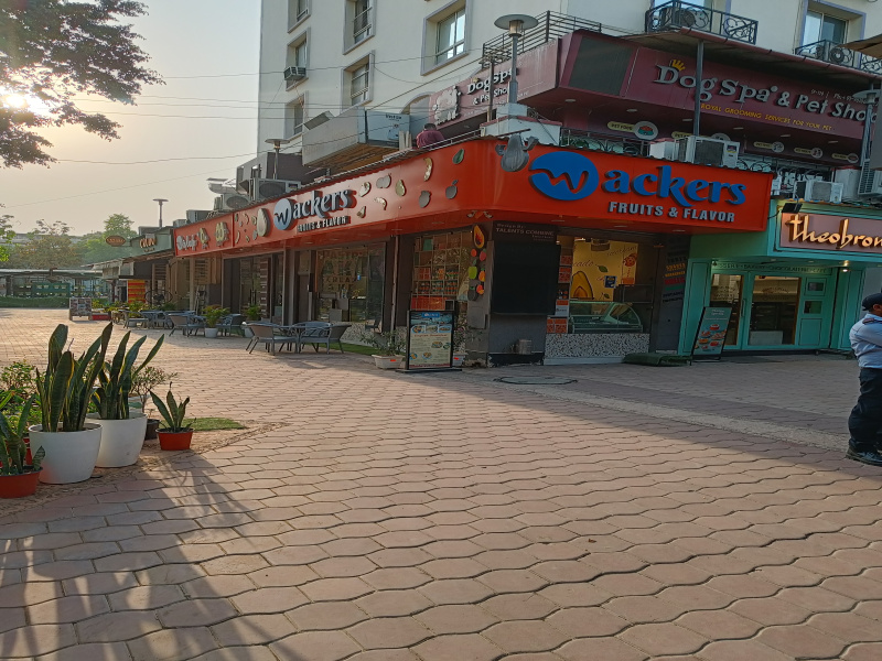  Commercial Shop 900 Sq.ft. for Sale in DLF Phase IV, Gurgaon