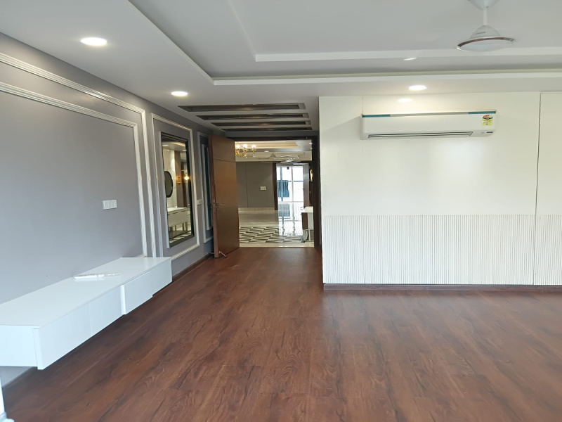 4.5 BHK 450 Sq. Yards Builder Floor for Rent in Sushant Lok Phase I, Gurgaon