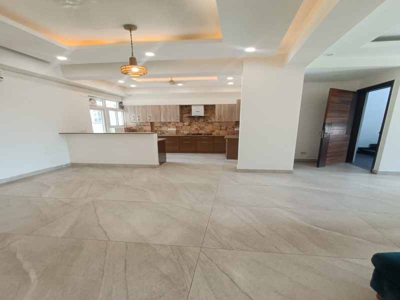 3.5 BHK 300 Sq. Yards Builder Floor for Rent in DLF Phase IV, Gurgaon