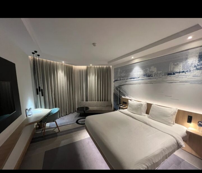  Hotels 112000 Sq.ft. for Sale in Juhu, Mumbai