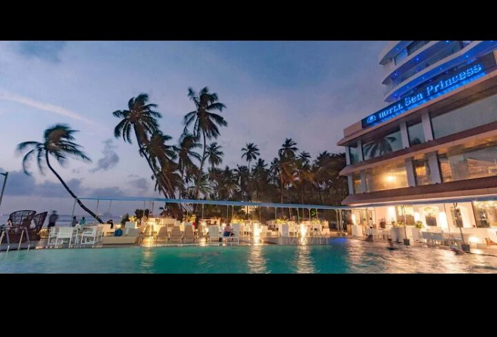  Hotels 90000 Sq.ft. for Sale in Juhu, Mumbai