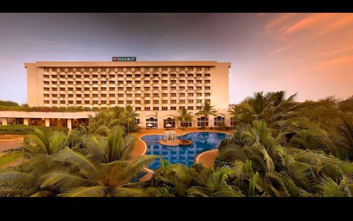  Hotels 400000 Sq.ft. for Sale in Andheri East, Mumbai