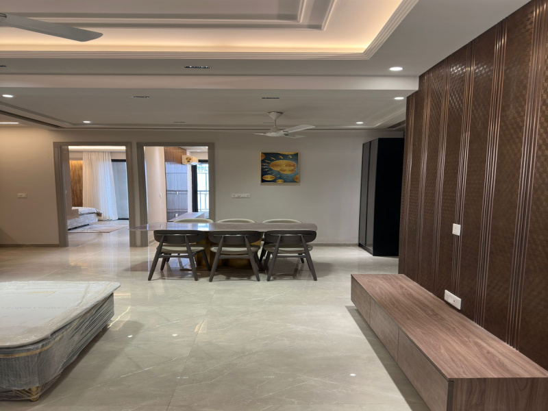 3 BHK Apartment 1800 Sq.ft. for Sale in Patiala Road, Zirakpur