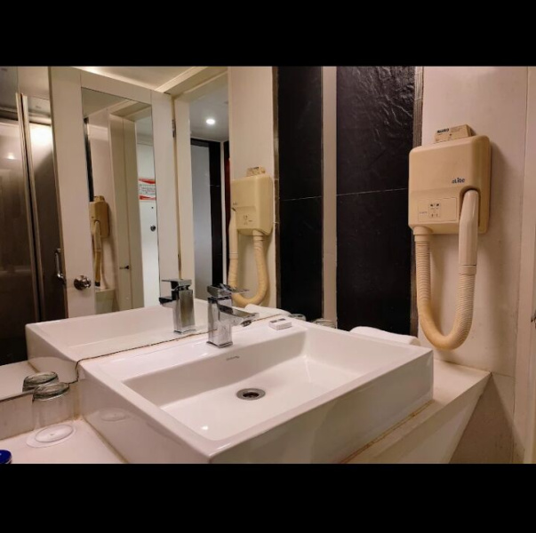  87000 Sq.ft. Hotels for Sale in Juhu, Mumbai