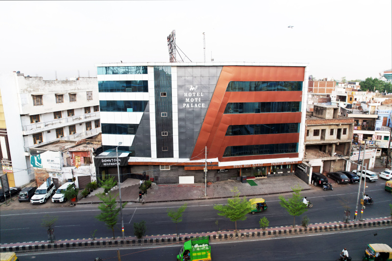  1250 Sq.ft. Commercial Shop for Rent in MG Road, Agra