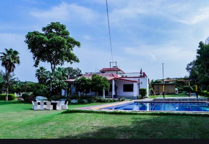 3 BHK 1 Acre Farm House for Sale in Sohna, Gurgaon