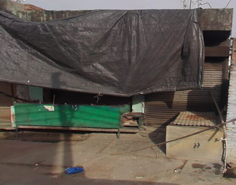  1435 Sq.ft. Commercial Shop for Sale in Aonla, Bareilly