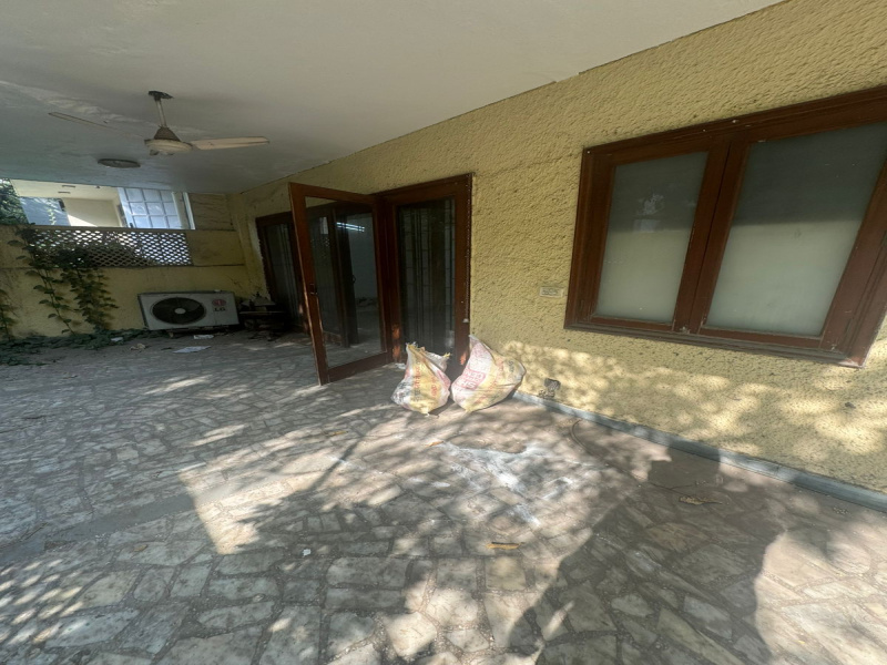 2 BHK 300 Sq. Yards Apartment for Rent in Gulmohar Park, Delhi