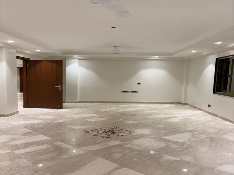 3 BHK 340 Sq. Yards Apartment for Sale in Green Park, Delhi