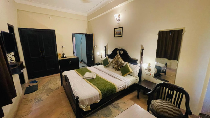  18000 Sq.ft. Hotels for Rent in Ambamata, Udaipur